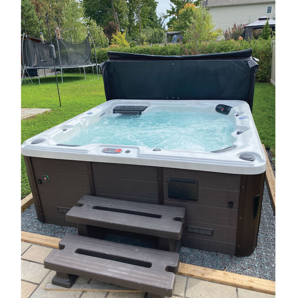 Toronto SE 6 Person 44 Jet Hot Tub